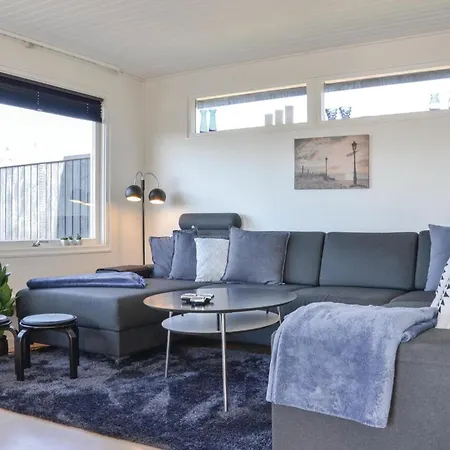 Two-bedroom In Hyllinge * Kirke-Hyllinge