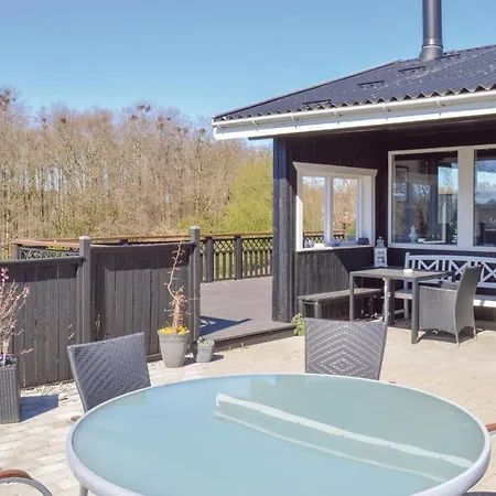 Awesome In Hyllinge With Kitchen Kirke-Hyllinge